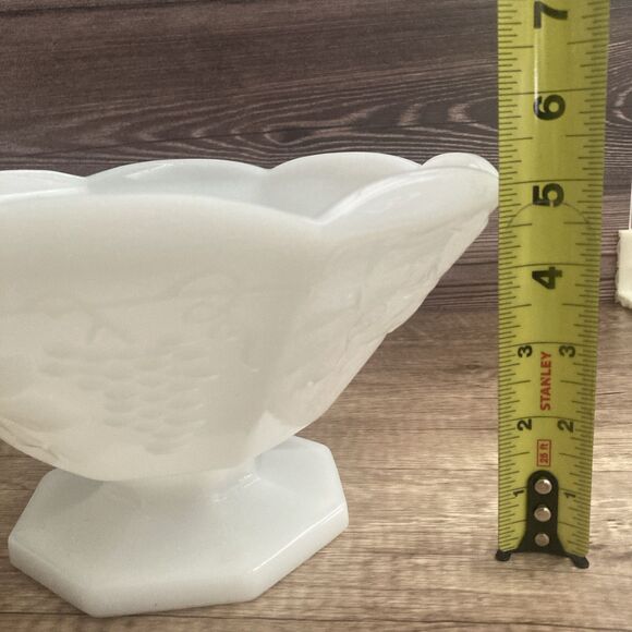 Vintage Panel Grape Milk Glass Large Wide Scallop Compote Bowl Pedestal Footed - Picture 9 of 10